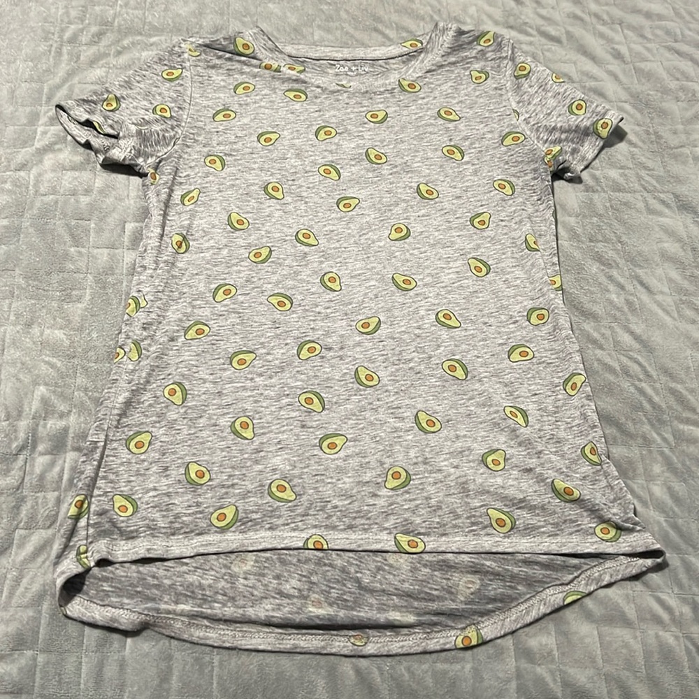 Zoe + Liv Avocado T-Shirt, Gray, Guacamole, Size M